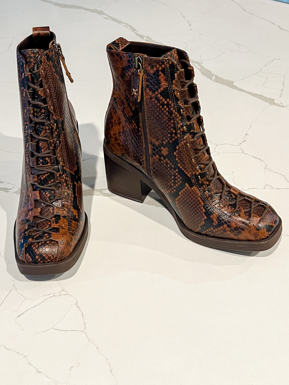 Kelsi Dagger Brooklyn Westlight Snakeskin Espresso Leather Ankle Boot Womens 8.5